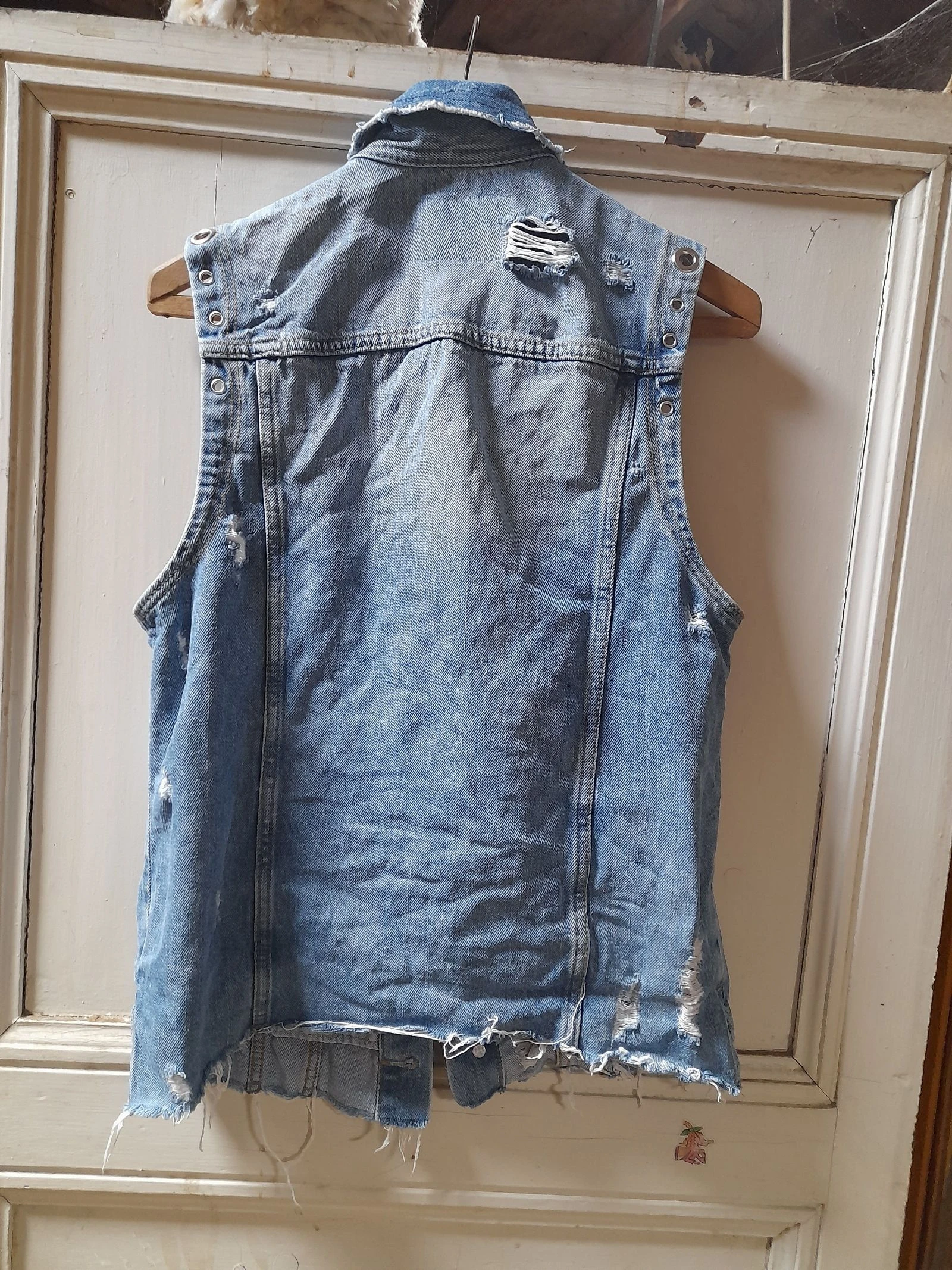 Chaqueta vaquera sin mangas talla 38 – photo 2